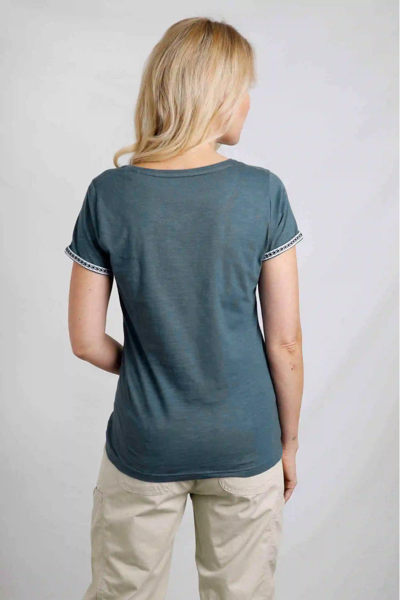 Weirdfish Teya T-shirt Women in China Blue-6