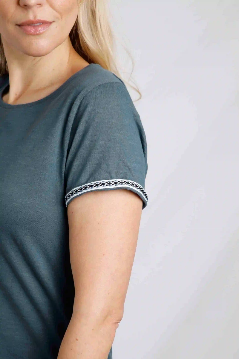 Weirdfish Teya T-shirt Women in China Blue-3