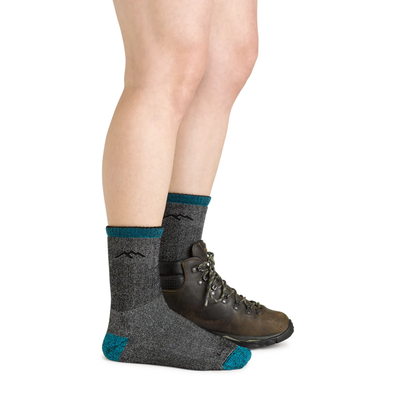 Darn Tough Mountaineering Micro Crew Heavyweight with Full Cushion Socks Womens in Midnight-2