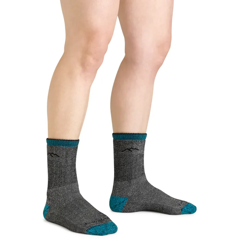 Darn Tough Mountaineering Micro Crew Heavyweight with Full Cushion Socks Womens in Midnight-1