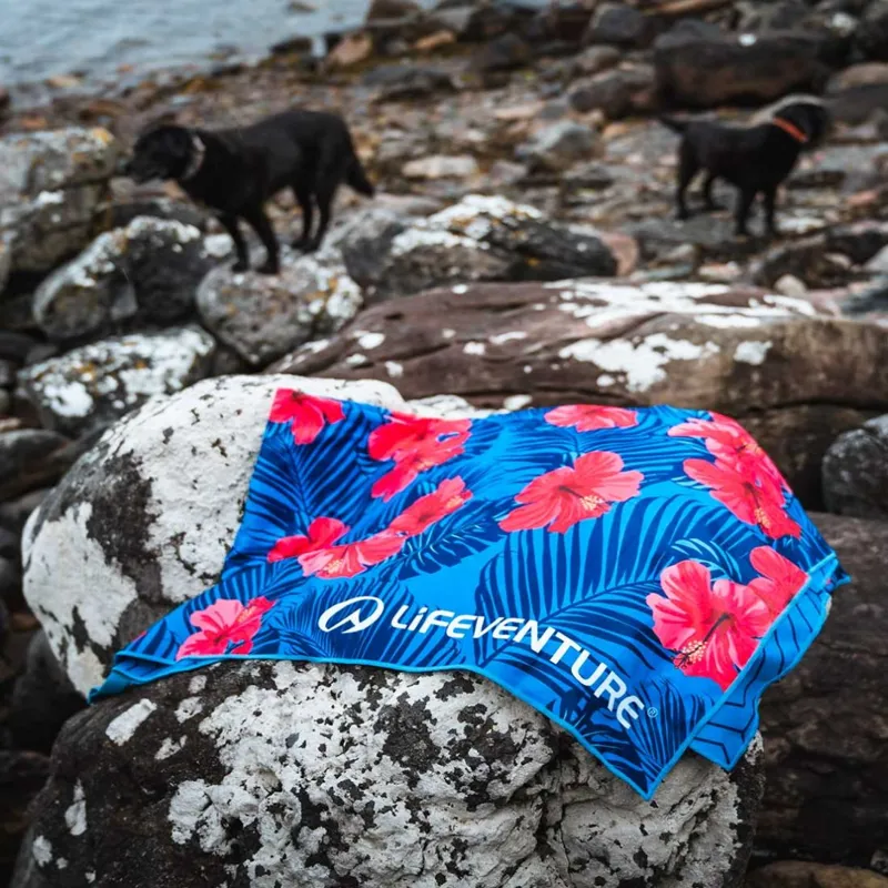 Lifeventure Recycled SoftFibre Giant Trek Towel in Oahu-3
