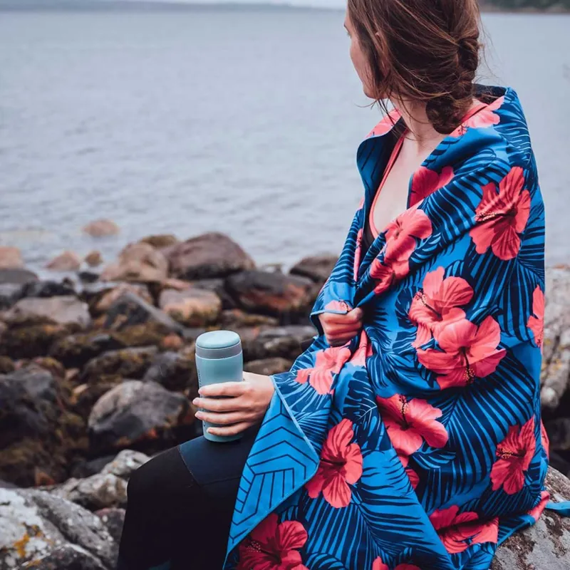 Lifeventure Recycled SoftFibre Giant Trek Towel in Oahu-4