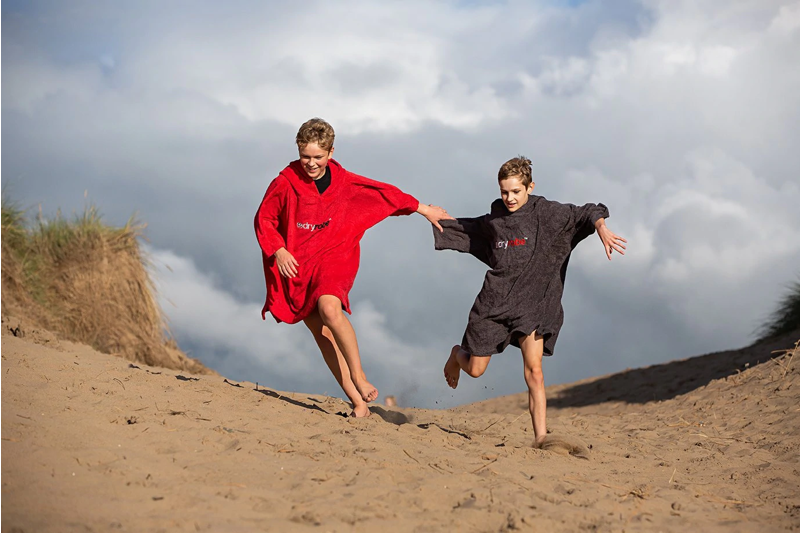 Dryrobe Organic Cotton Towel Robe Kids in Red-1