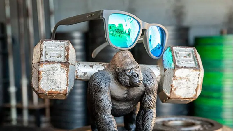 Goodr Sunglasses Silverback Squat Mobility-2