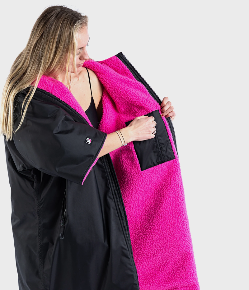 Dryrobe Advance Short Sleeve in Black/Pink-5