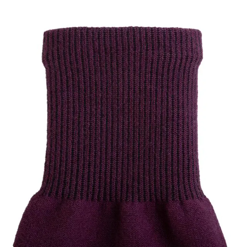 Trekmates Merino Touch Glove in Blackcurrant-2