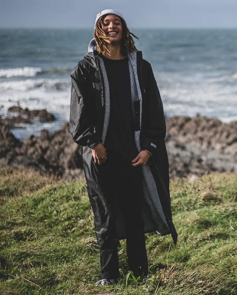 Dryrobe advance Longsleve V3 in Black/Grey-3