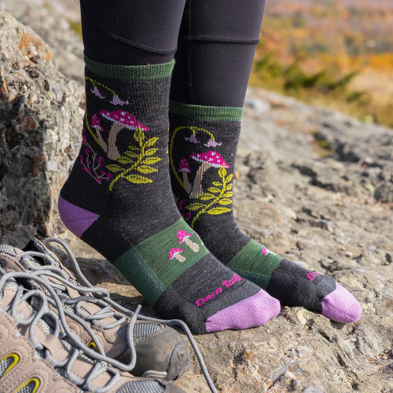 Darn Tough Mellow Mushrooms Lightweight Hiking Socks in Charcoal -1