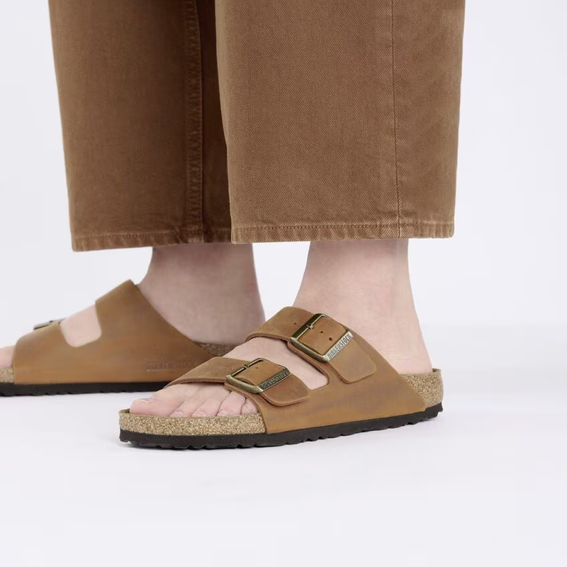 Birkenstock Arizona Natural Leather Sandals in Oiled Cognac