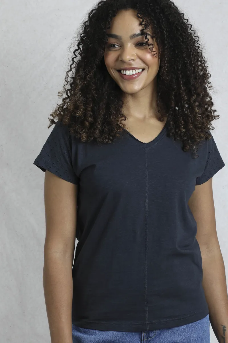 Weirdfish Pernille T-shirt Womens in Navy