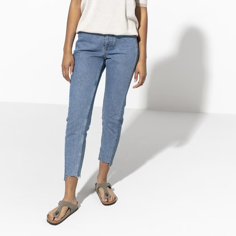 Birkenstock Gizeh Birko-Flor Nubuck in Stone-1