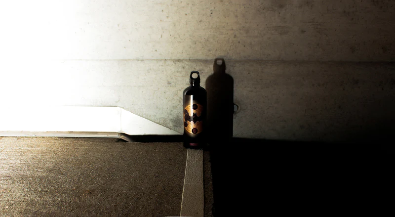 Sigg Traveller 1L in Batman Classic Gold-3