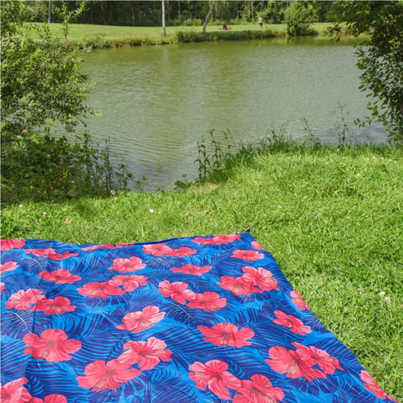 Lifeventure Picnic Blanket in Oahu Print-1