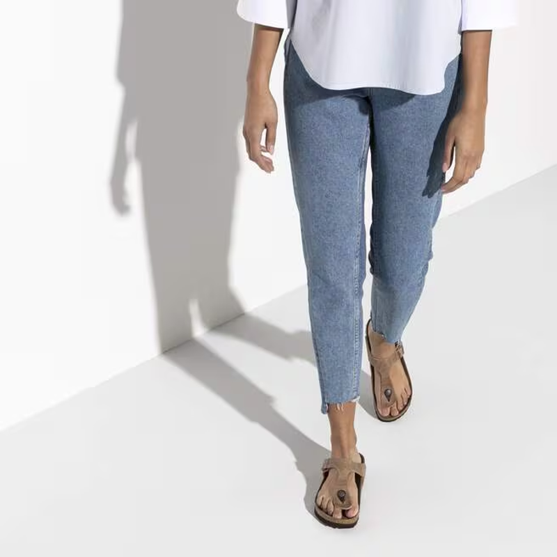 Birkenstock Gizeh Oiled Leather Sandals Womens in Tabacco Brown-3