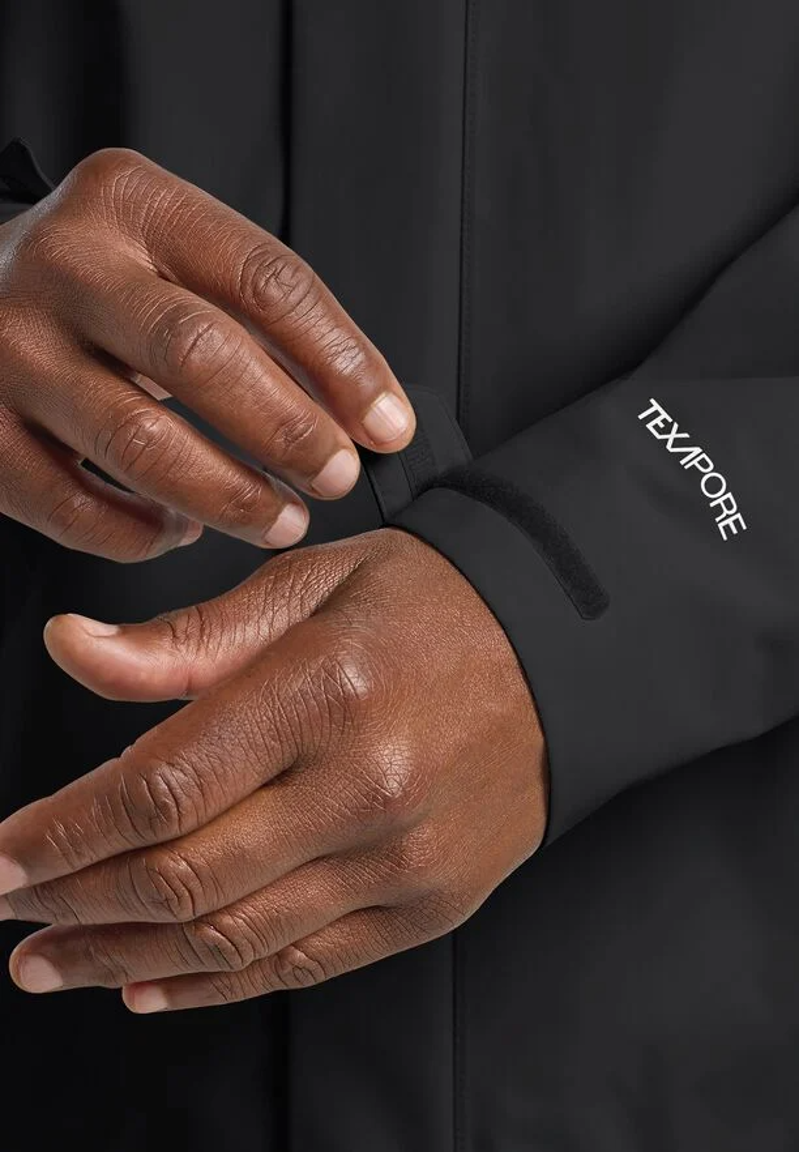  Jack Wolfskin Trailtime 2L Waterproof Jacket Mens in Black-4