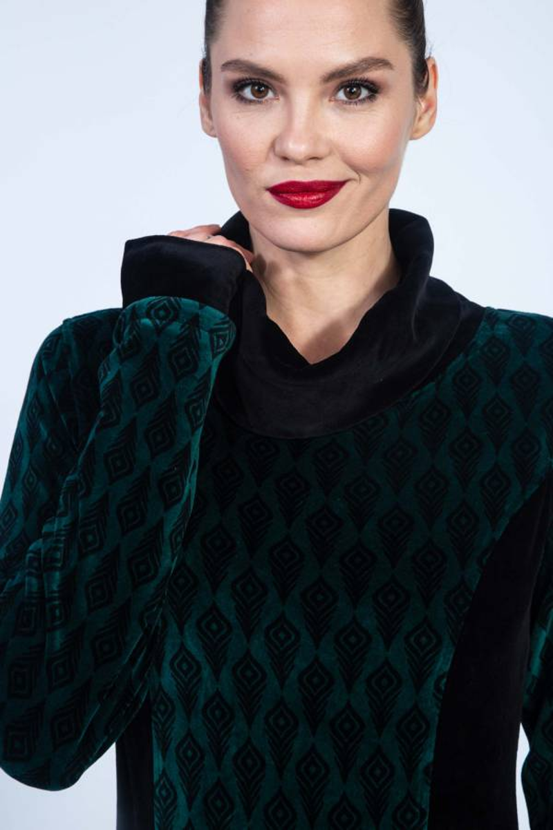 Chapati Kiki Tunic Womens in Black Feather-4