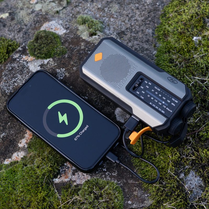 Highlander Survival Radio in Olive Green-4