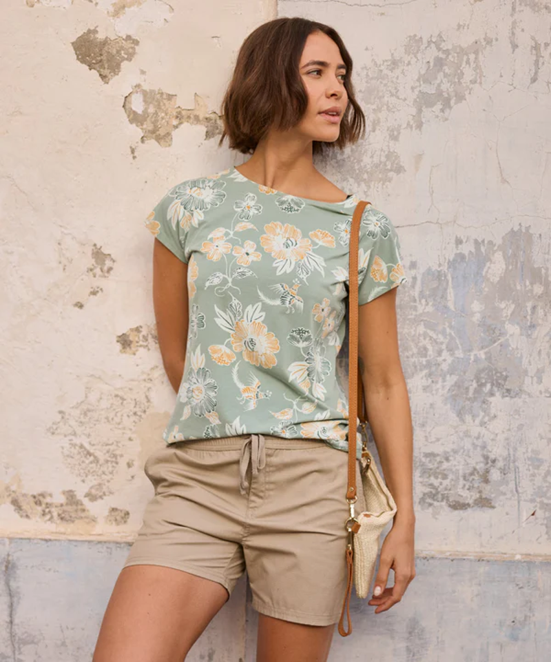 Sherpa Neha Tee Womens in Celery Floral-1