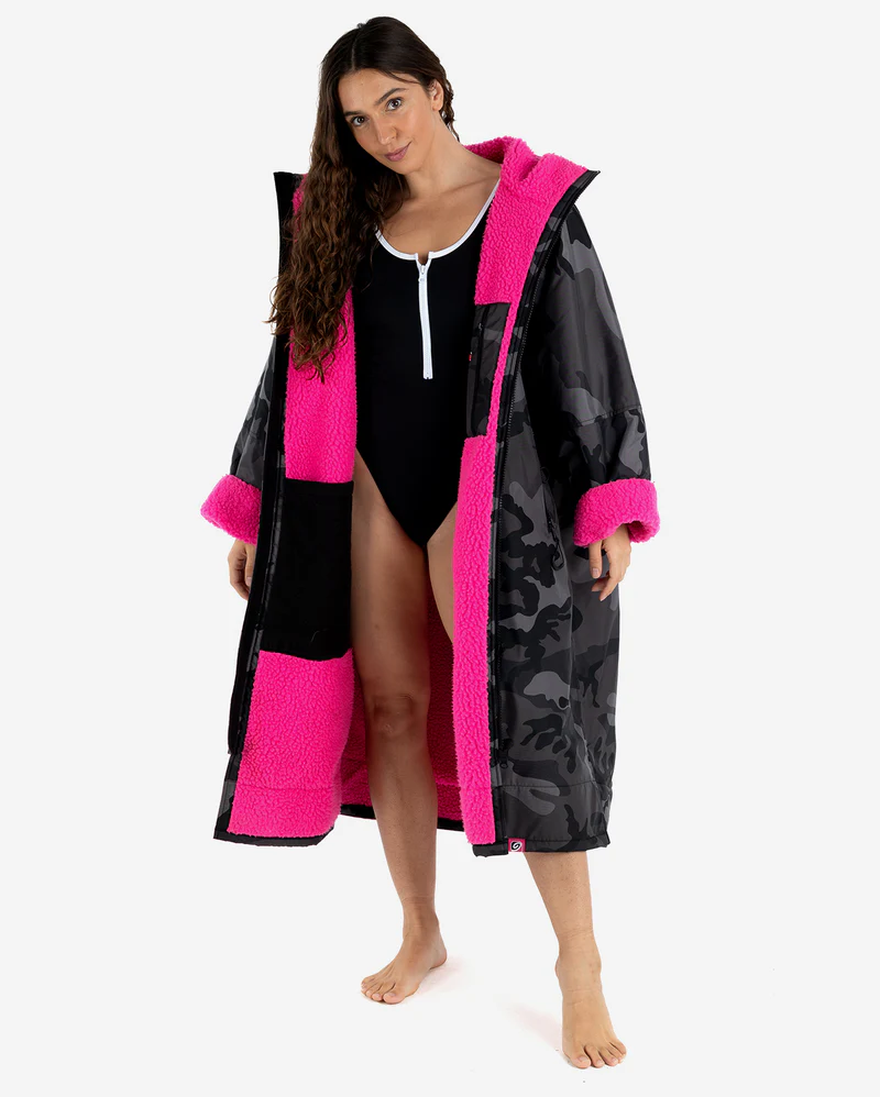 Adults dryrobe Advance Long Sleeve Black Camouflage Pink