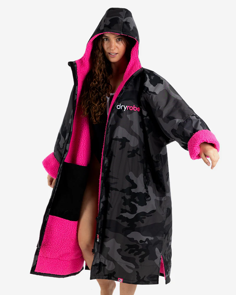 Adults dryrobe Advance Long Sleeve Black Camouflage Pink-1