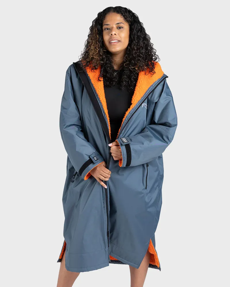Dryrobe advance Longsleve V3 in Dark Grey / Orange