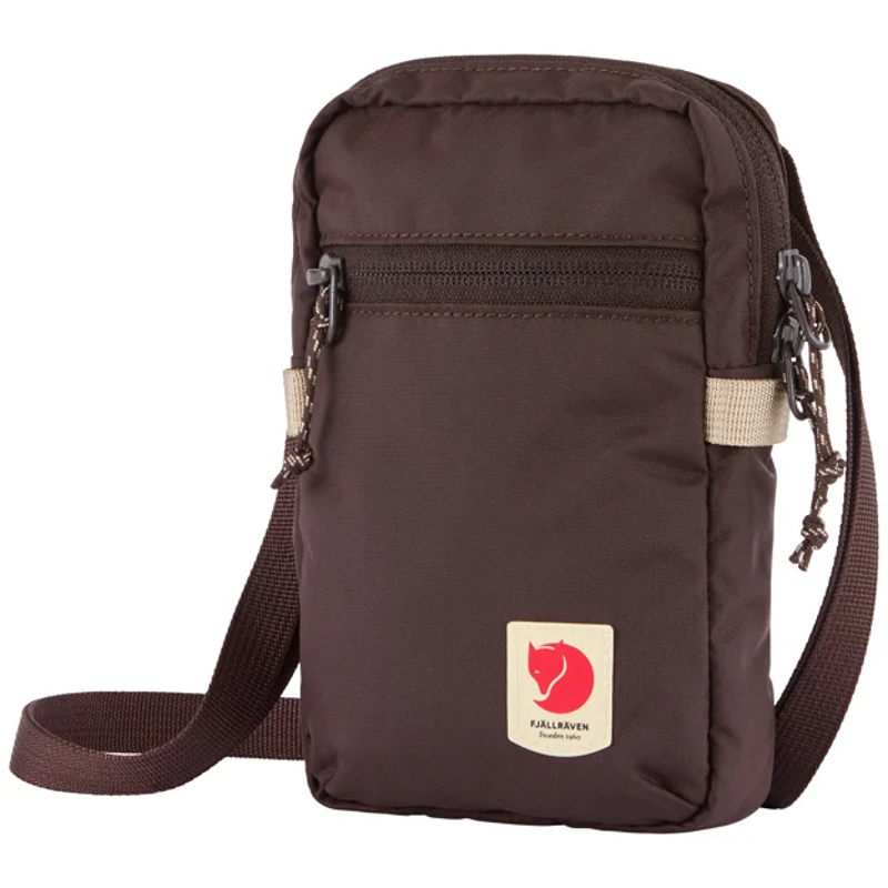Fjallraven High Coast Pocket in Black Oak-2