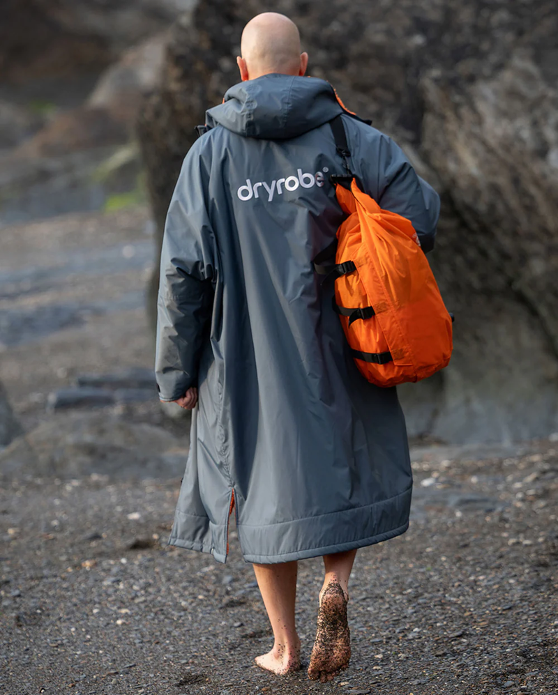 Dryrobe advance Longsleve V3 in Dark Grey / Orange-2