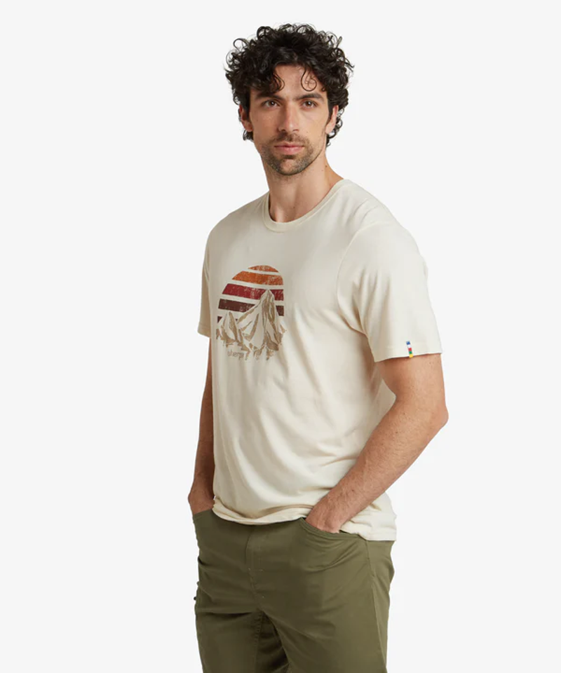 Sherpa Bali Retro Sunset Tee Mens in Peetho-3