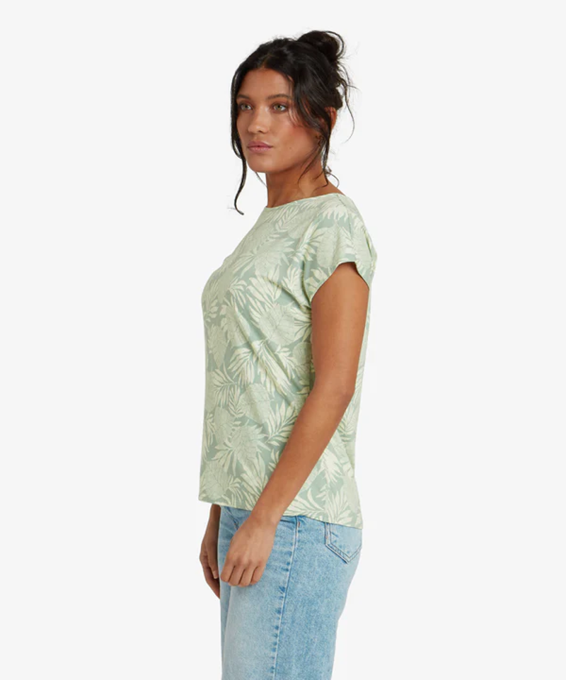 Sherpa Neha Tee Womens in Celery Bhodi Leaf-3