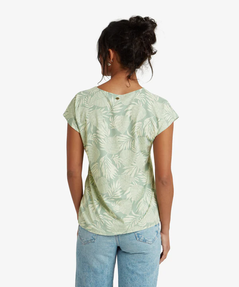 Sherpa Neha Tee Womens in Celery Bhodi Leaf-4