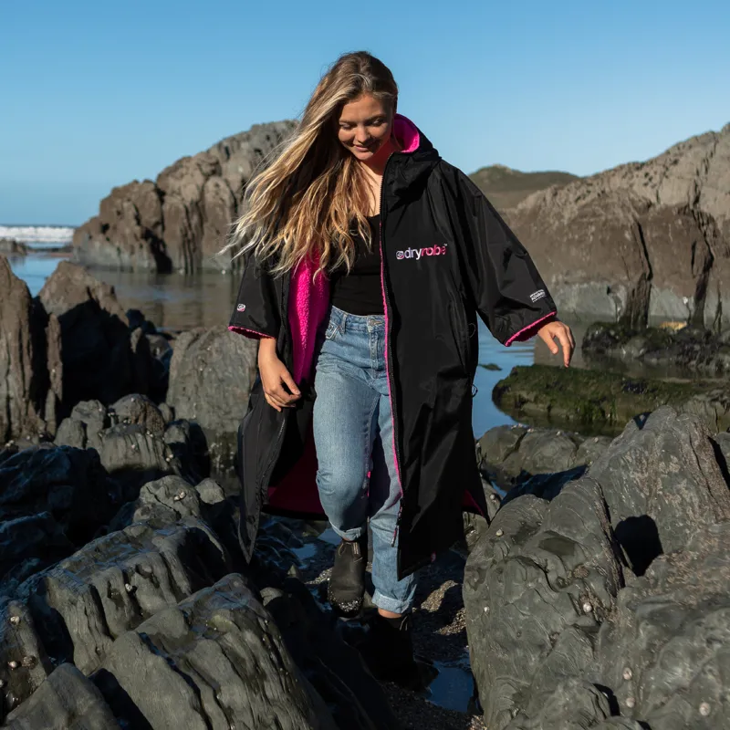 Dryrobe Advance Short Sleeve in Black/Pink-3